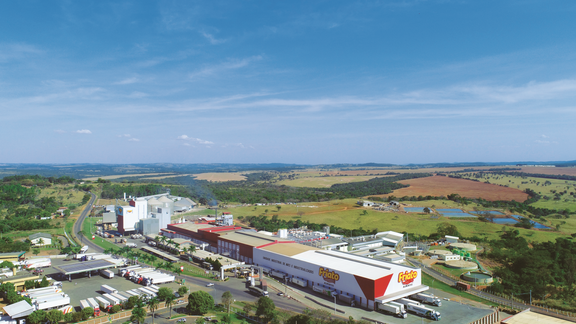 En el proceso de expansión industrial, Friato permanece entre los 500 más grandes de Agro