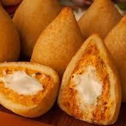 Coxinha de Mandioca com recheio de Frango