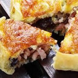 Torta de salsicha friato com cheddar Torta de salsicha friato com cheddar