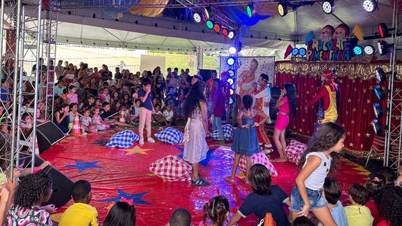 Friato celebra o Dia das Crianças com um espetáculo de circo